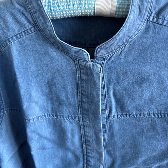 EUC - MASSIMO DUTTI - LIGHTWEIGHT CHAMBRAY POPOVER BLOUSE - SIZE: 10 - Picture 2 of 4